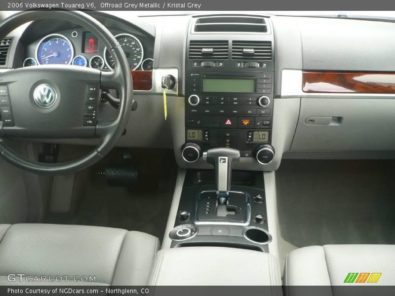 Offroad Grey Metallic / Kristal Grey 2006 Volkswagen Touareg V6