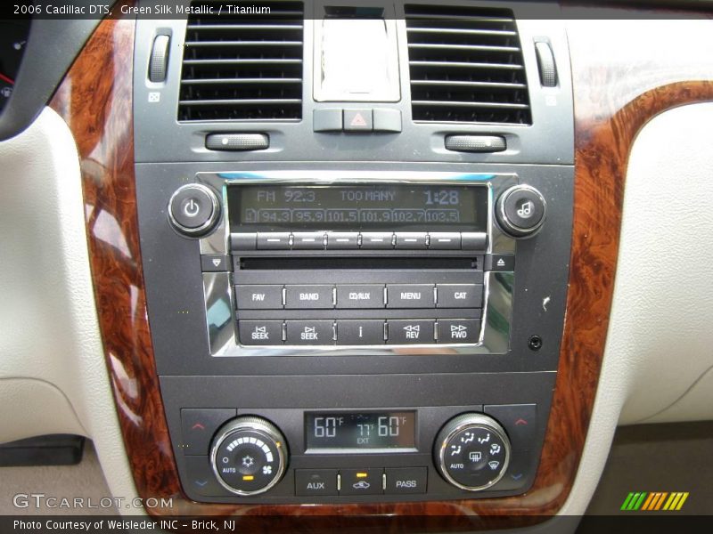 Green Silk Metallic / Titanium 2006 Cadillac DTS