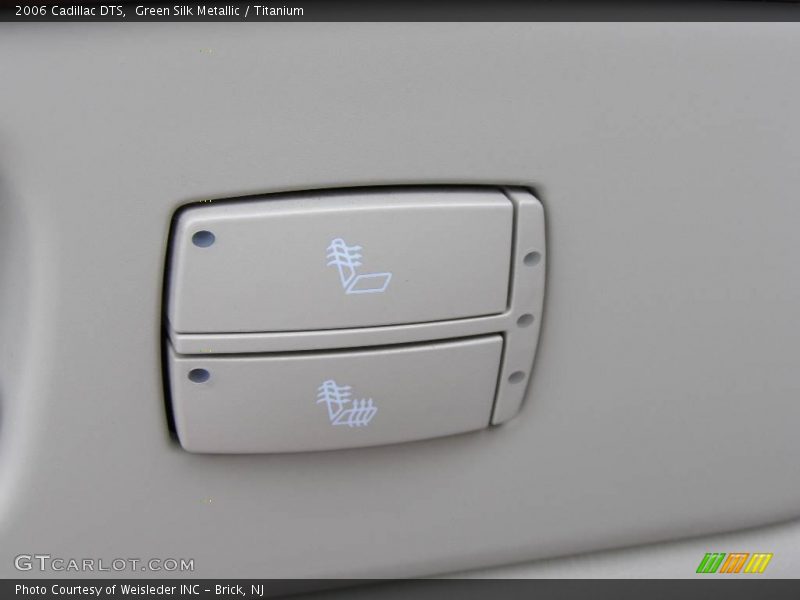 Green Silk Metallic / Titanium 2006 Cadillac DTS