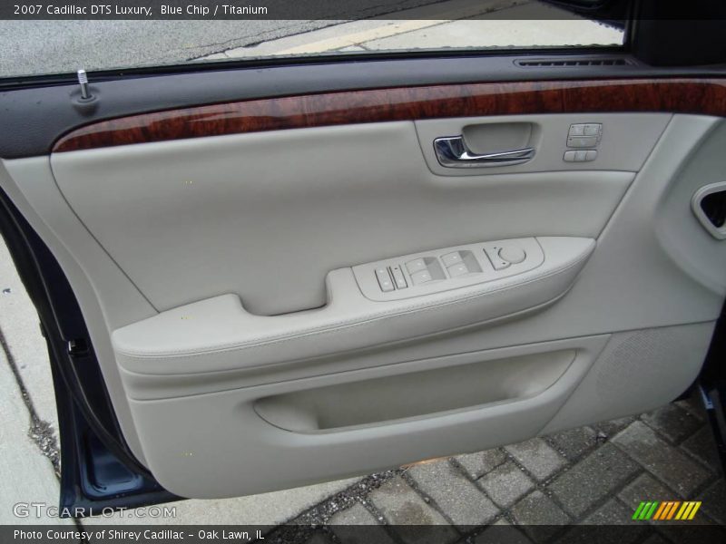 Blue Chip / Titanium 2007 Cadillac DTS Luxury