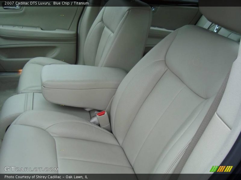 Blue Chip / Titanium 2007 Cadillac DTS Luxury