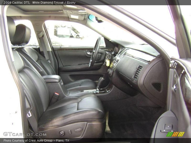 White Diamond Tricoat / Ebony 2009 Cadillac DTS