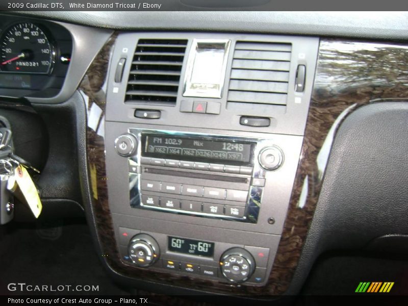 White Diamond Tricoat / Ebony 2009 Cadillac DTS