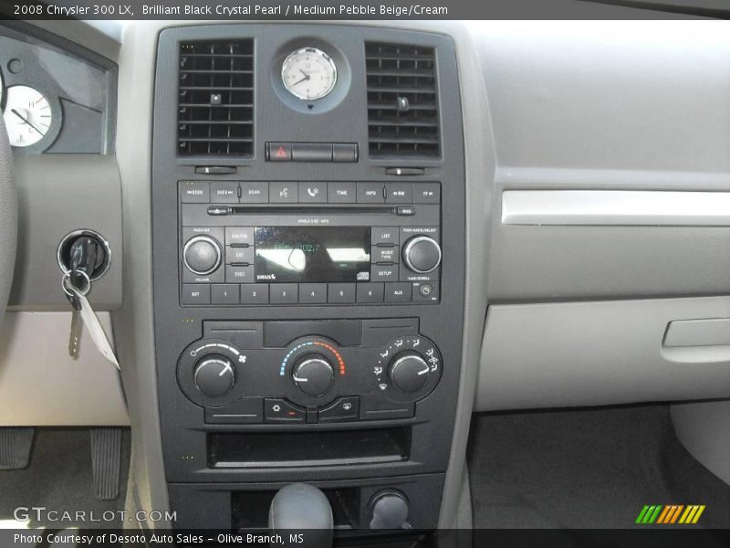 Brilliant Black Crystal Pearl / Medium Pebble Beige/Cream 2008 Chrysler 300 LX