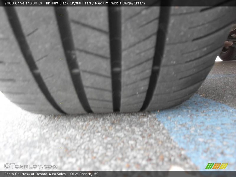Brilliant Black Crystal Pearl / Medium Pebble Beige/Cream 2008 Chrysler 300 LX