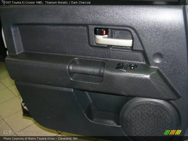 Titanium Metallic / Dark Charcoal 2007 Toyota FJ Cruiser 4WD