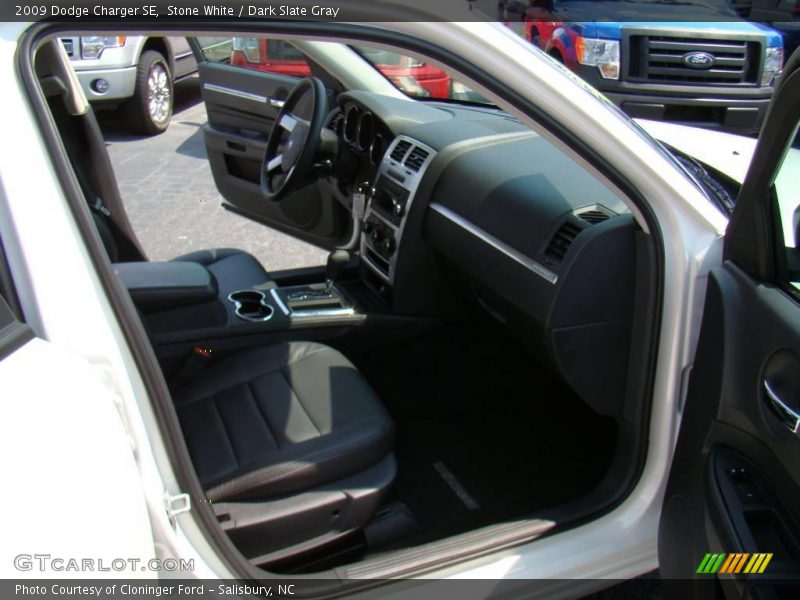 Stone White / Dark Slate Gray 2009 Dodge Charger SE