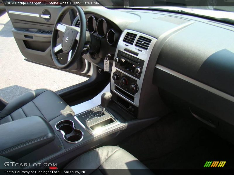 Stone White / Dark Slate Gray 2009 Dodge Charger SE