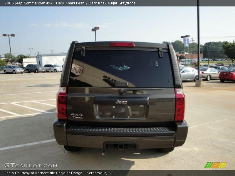 Dark Khaki Pearl / Dark Khaki/Light Graystone 2006 Jeep Commander 4x4