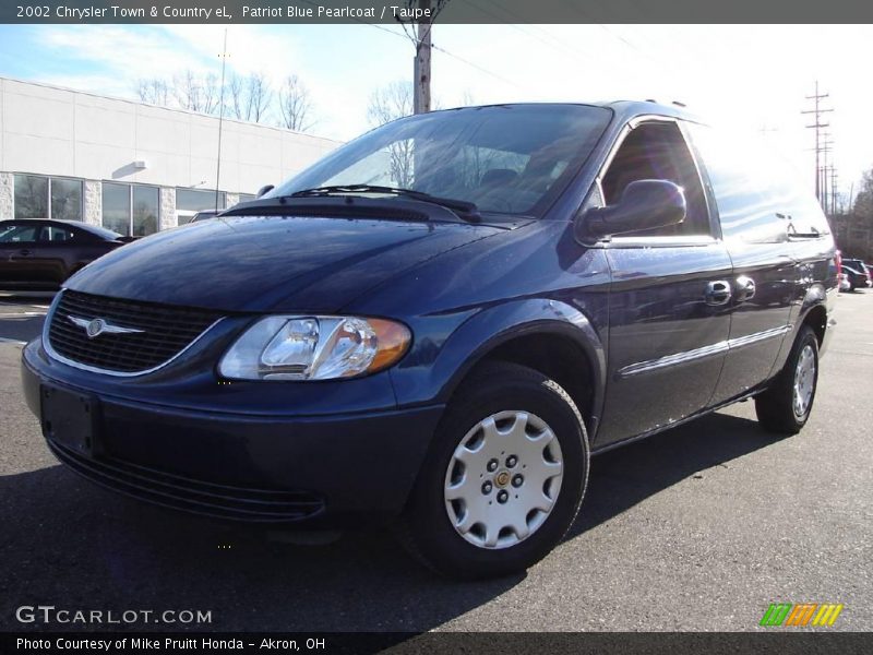 Patriot Blue Pearlcoat / Taupe 2002 Chrysler Town & Country eL