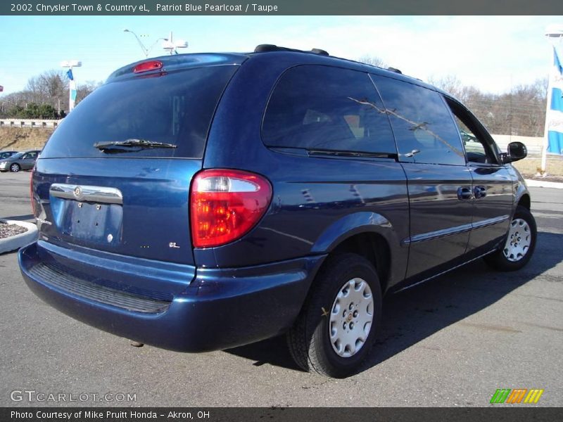 Patriot Blue Pearlcoat / Taupe 2002 Chrysler Town & Country eL