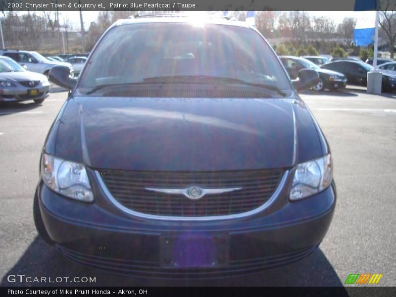 Patriot Blue Pearlcoat / Taupe 2002 Chrysler Town & Country eL