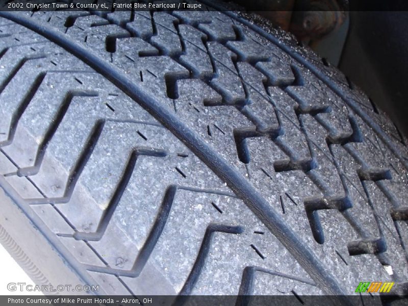 Patriot Blue Pearlcoat / Taupe 2002 Chrysler Town & Country eL