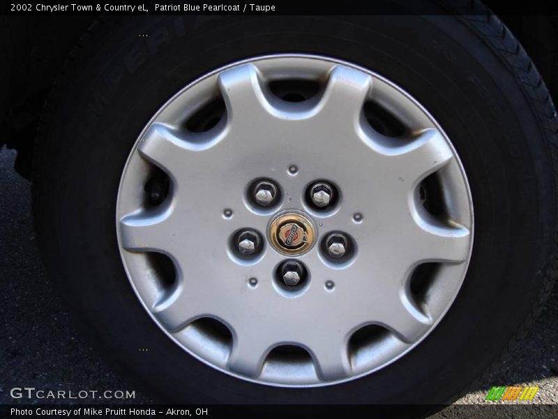 Patriot Blue Pearlcoat / Taupe 2002 Chrysler Town & Country eL