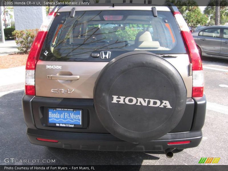 Sahara Sand Metallic / Ivory 2005 Honda CR-V LX