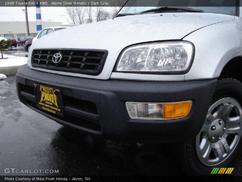 Alpine Silver Metallic / Dark Gray 1998 Toyota RAV4 4WD