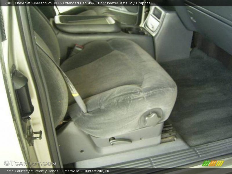 Light Pewter Metallic / Graphite 2000 Chevrolet Silverado 2500 LS Extended Cab 4x4