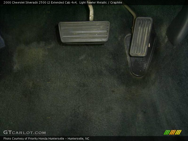 Light Pewter Metallic / Graphite 2000 Chevrolet Silverado 2500 LS Extended Cab 4x4