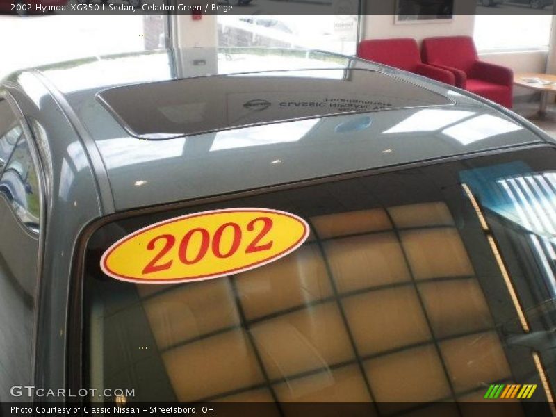 Celadon Green / Beige 2002 Hyundai XG350 L Sedan