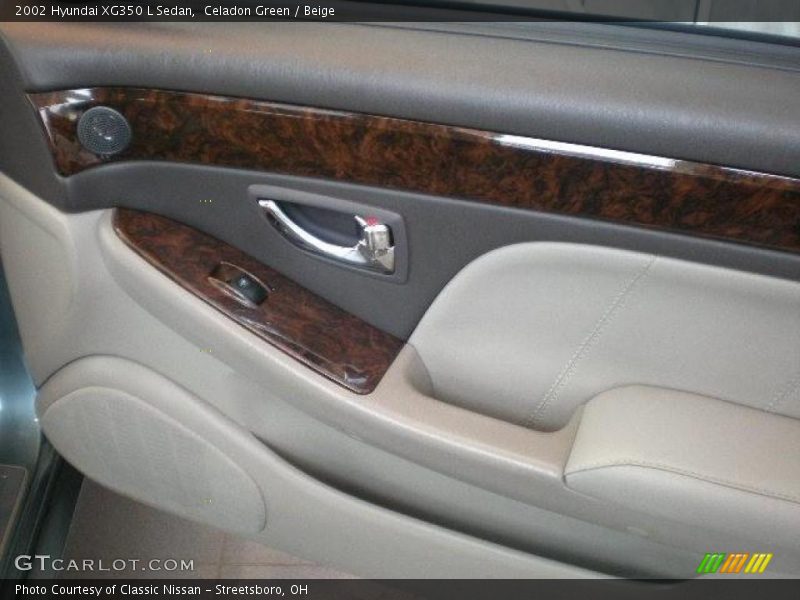 Celadon Green / Beige 2002 Hyundai XG350 L Sedan
