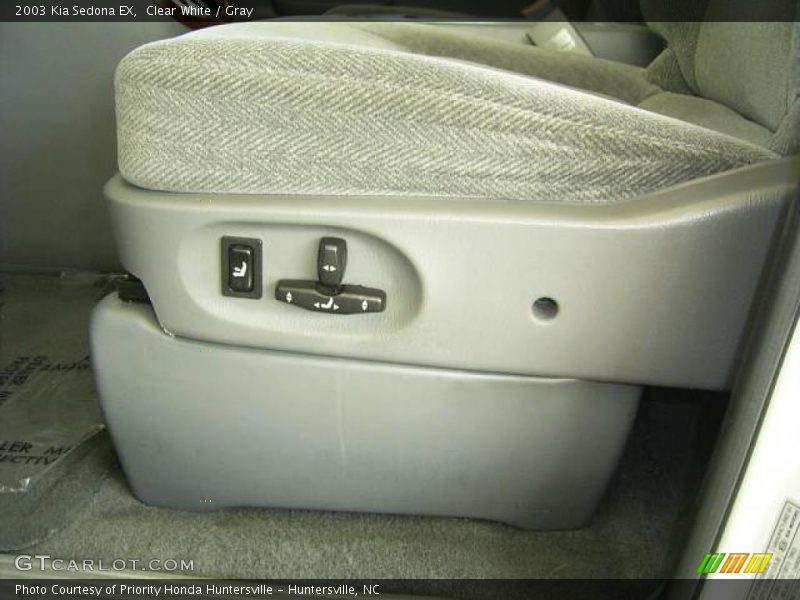Clear White / Gray 2003 Kia Sedona EX