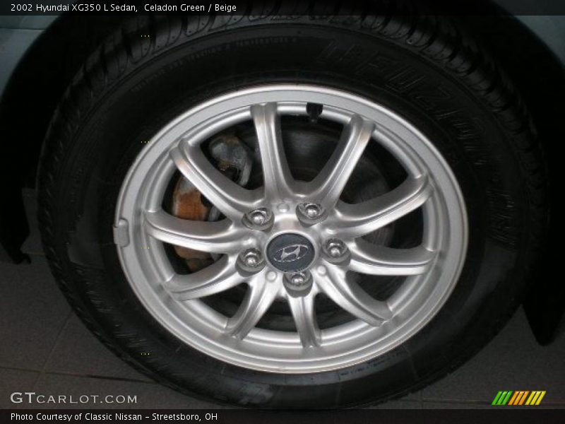 Celadon Green / Beige 2002 Hyundai XG350 L Sedan