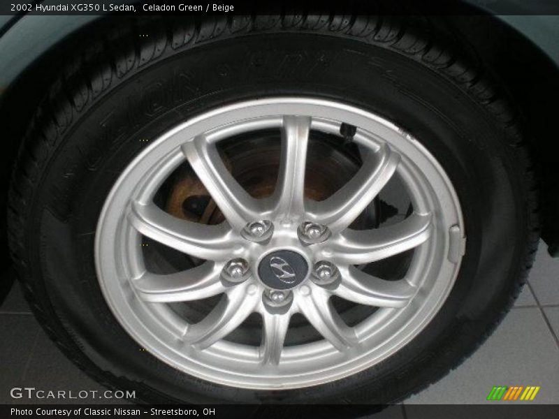 Celadon Green / Beige 2002 Hyundai XG350 L Sedan
