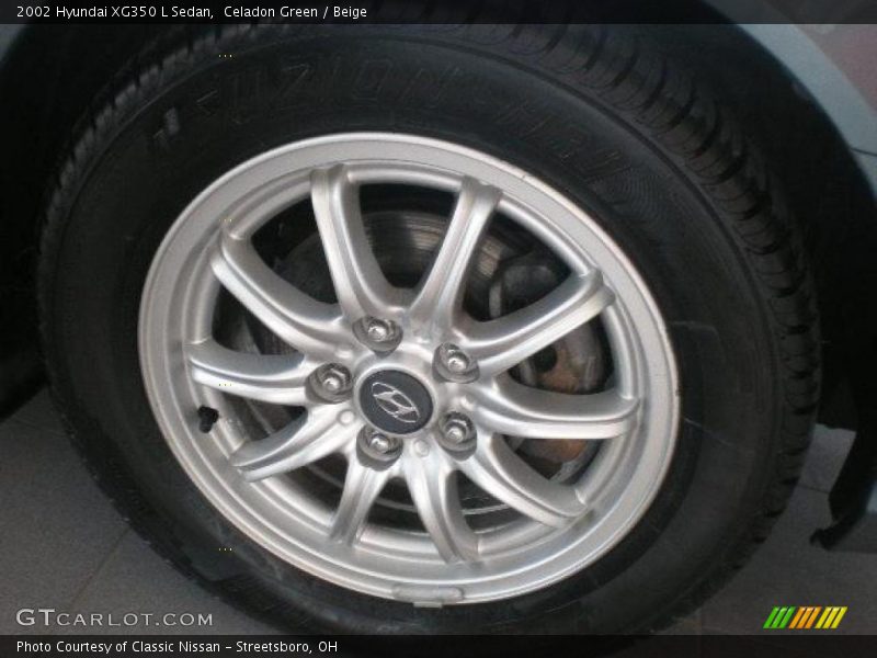 Celadon Green / Beige 2002 Hyundai XG350 L Sedan