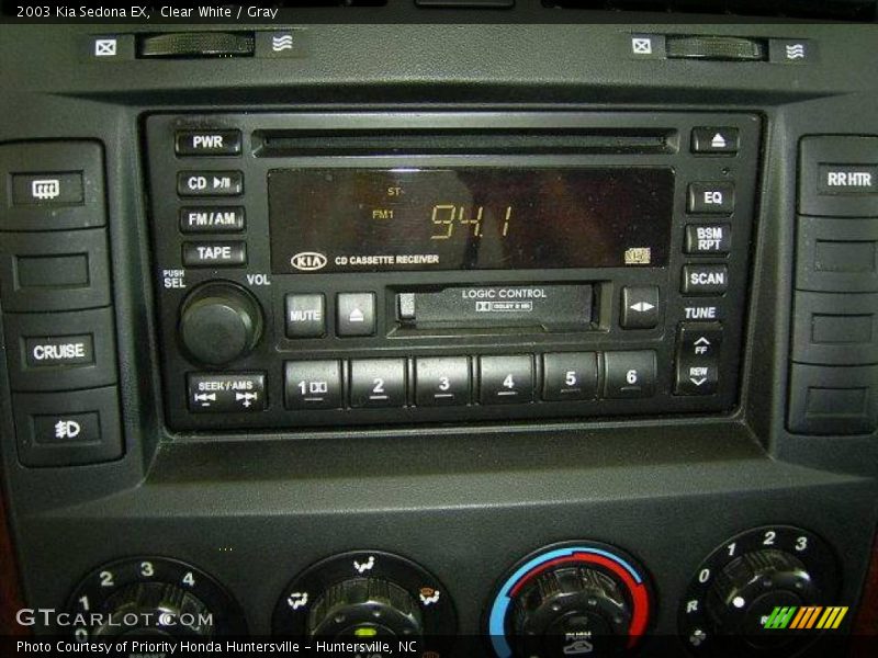 Clear White / Gray 2003 Kia Sedona EX