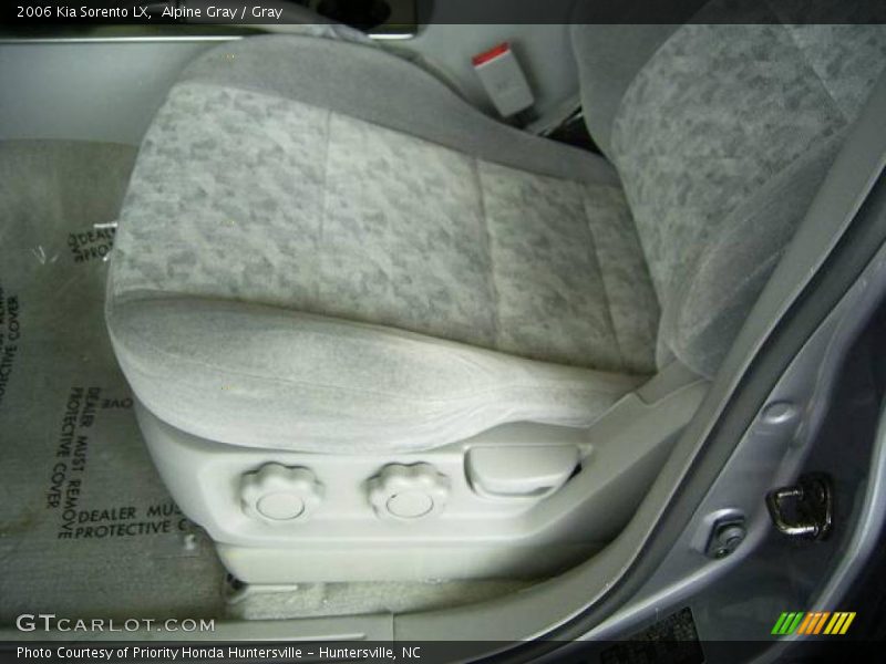 Alpine Gray / Gray 2006 Kia Sorento LX