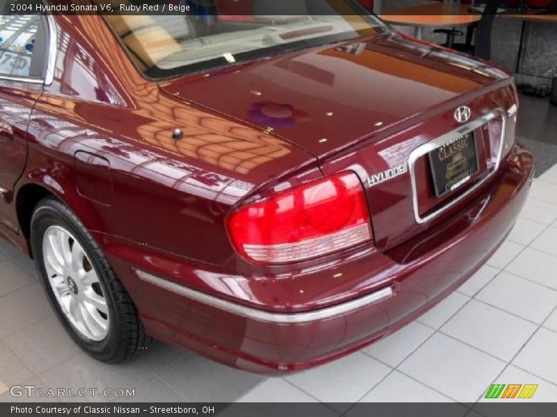 Ruby Red / Beige 2004 Hyundai Sonata V6