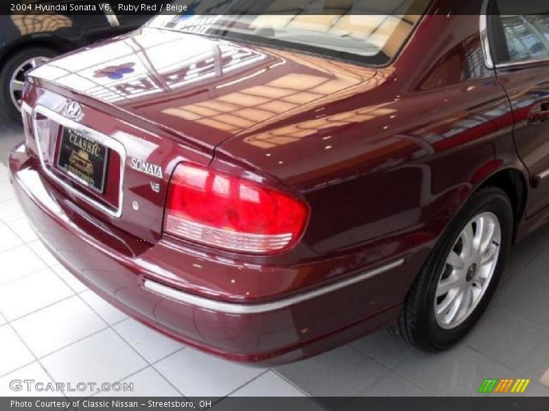 Ruby Red / Beige 2004 Hyundai Sonata V6