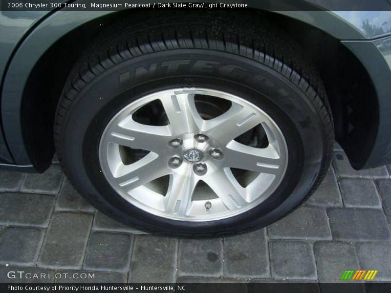 Magnesium Pearlcoat / Dark Slate Gray/Light Graystone 2006 Chrysler 300 Touring