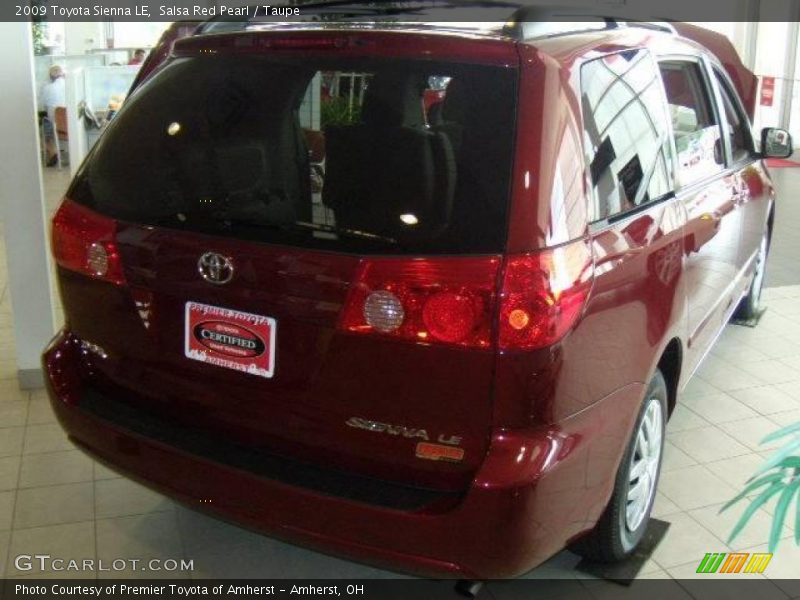 Salsa Red Pearl / Taupe 2009 Toyota Sienna LE