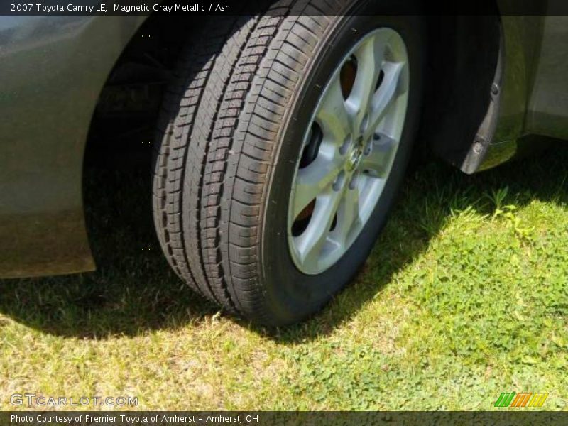 Magnetic Gray Metallic / Ash 2007 Toyota Camry LE