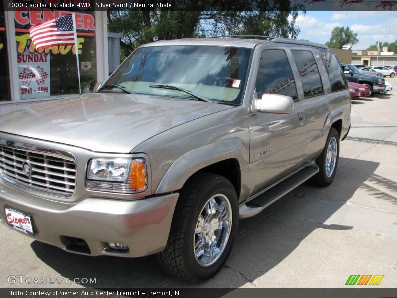 Silver Sand / Neutral Shale 2000 Cadillac Escalade 4WD
