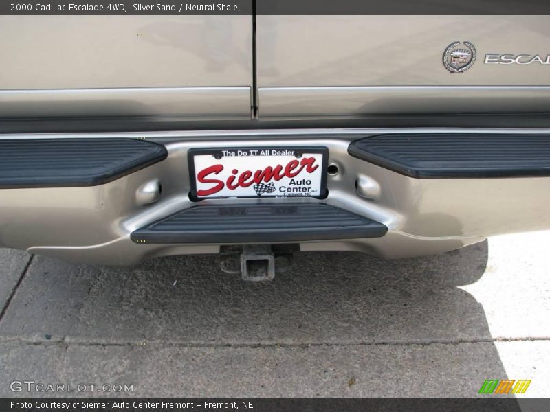 Silver Sand / Neutral Shale 2000 Cadillac Escalade 4WD
