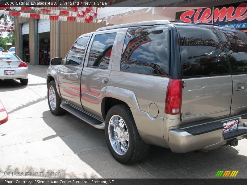 Silver Sand / Neutral Shale 2000 Cadillac Escalade 4WD