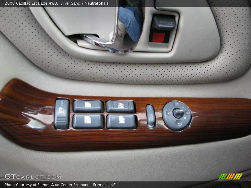 Silver Sand / Neutral Shale 2000 Cadillac Escalade 4WD