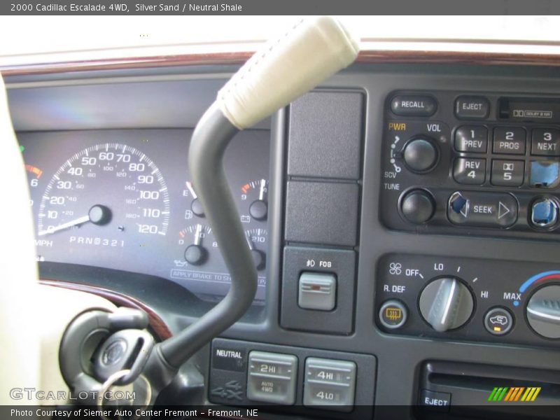 Silver Sand / Neutral Shale 2000 Cadillac Escalade 4WD