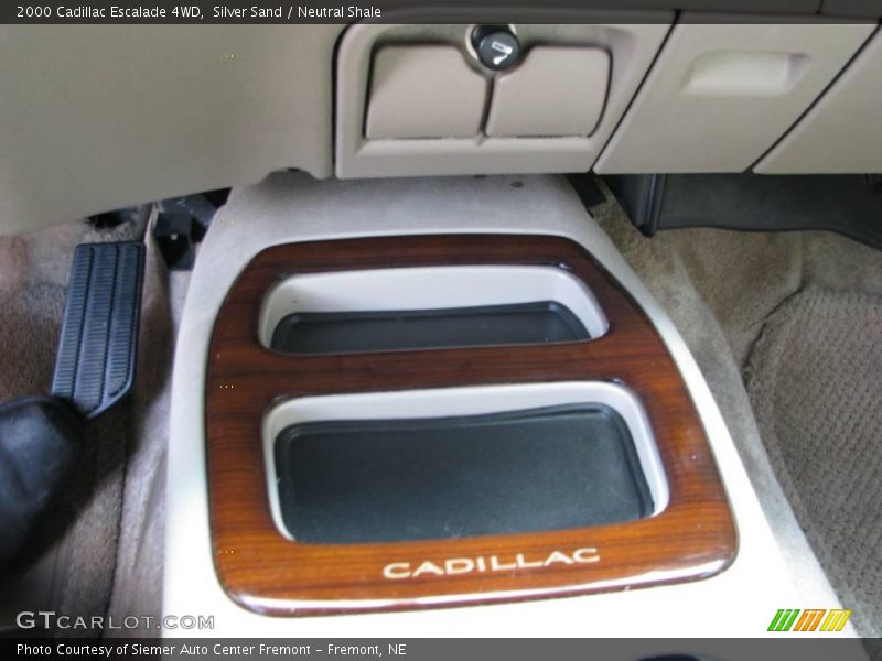 Silver Sand / Neutral Shale 2000 Cadillac Escalade 4WD