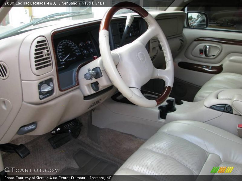 Silver Sand / Neutral Shale 2000 Cadillac Escalade 4WD