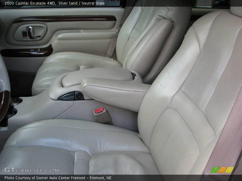 Silver Sand / Neutral Shale 2000 Cadillac Escalade 4WD