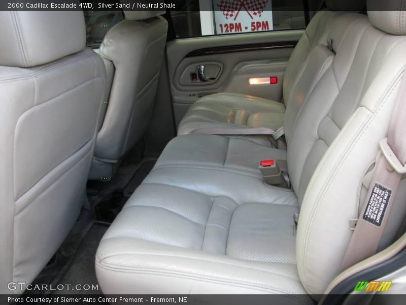 Silver Sand / Neutral Shale 2000 Cadillac Escalade 4WD
