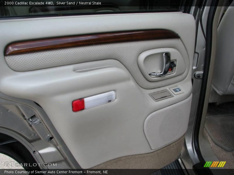 Silver Sand / Neutral Shale 2000 Cadillac Escalade 4WD