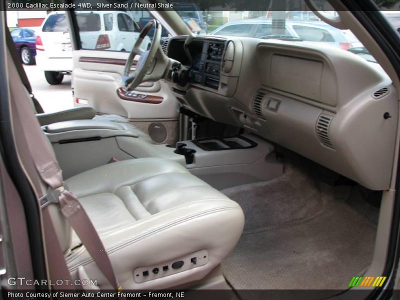 Silver Sand / Neutral Shale 2000 Cadillac Escalade 4WD
