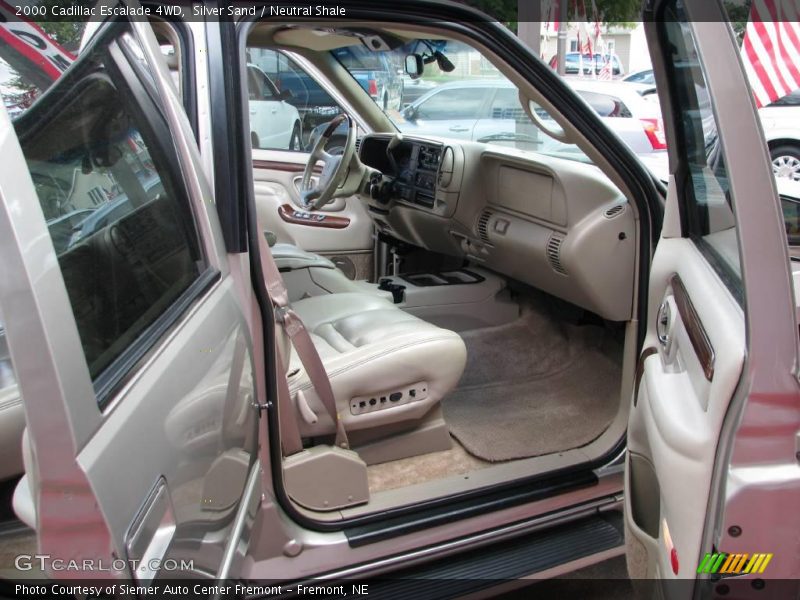 Silver Sand / Neutral Shale 2000 Cadillac Escalade 4WD
