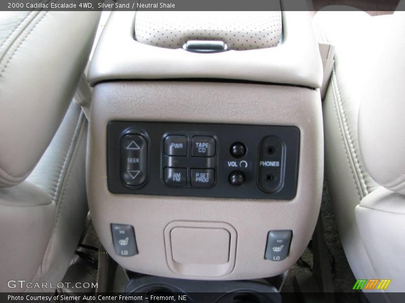 Silver Sand / Neutral Shale 2000 Cadillac Escalade 4WD