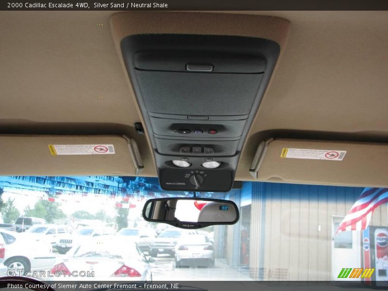 Silver Sand / Neutral Shale 2000 Cadillac Escalade 4WD