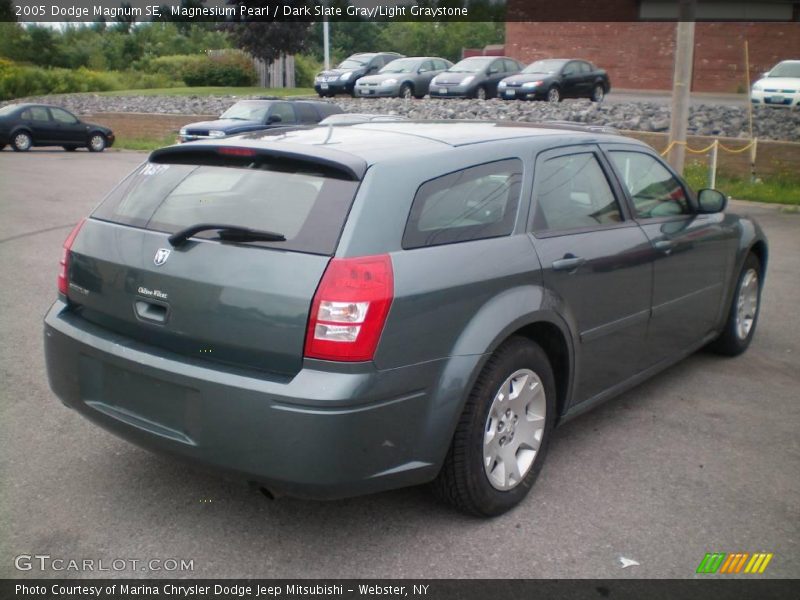Magnesium Pearl / Dark Slate Gray/Light Graystone 2005 Dodge Magnum SE